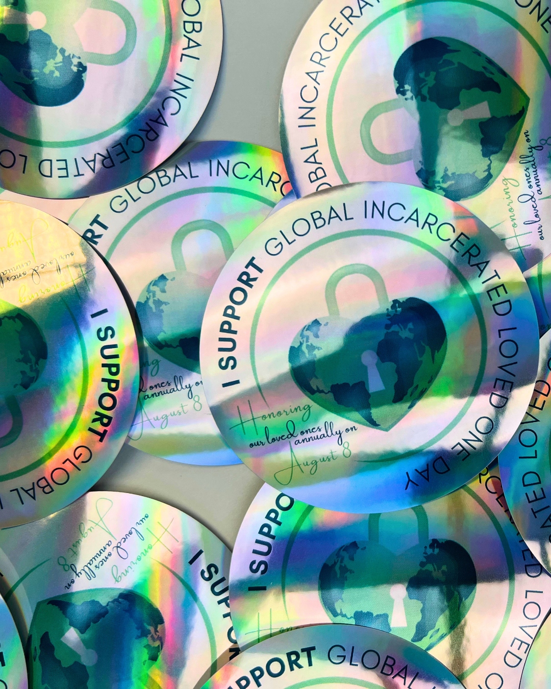 «Apoyo el Día Mundial de los Seres Queridos Encarcelados». Pequeños gestos de solidaridad, enviados desde todos los rincones del país.